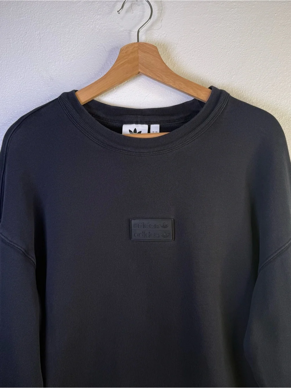 Adidas R.Y.V. Silicone Double Linear Badge Crew Sweatshirt Men’s Size Small